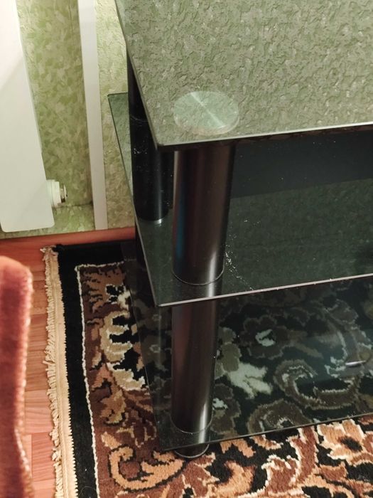 Стеклянная подставка под телевизор, Б/У