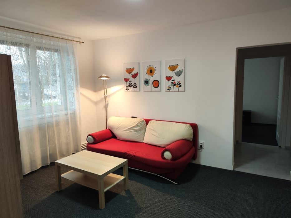 Închiriez apartament cu 2 camere, cartier Vasia, disponibil imediat