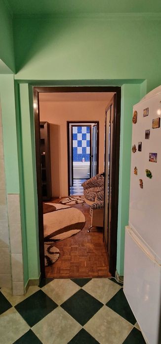 Apartament complet mobilat si utilat, două camere, semidecomandat, etaj 1, zona Gară