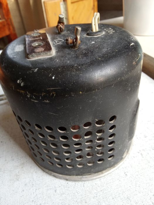 Продам понижающий трансформатор с 220 вольт на 12 вольт переменого ток