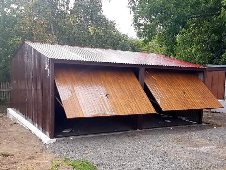 Garaj standard din panouri sandwich 6x6m