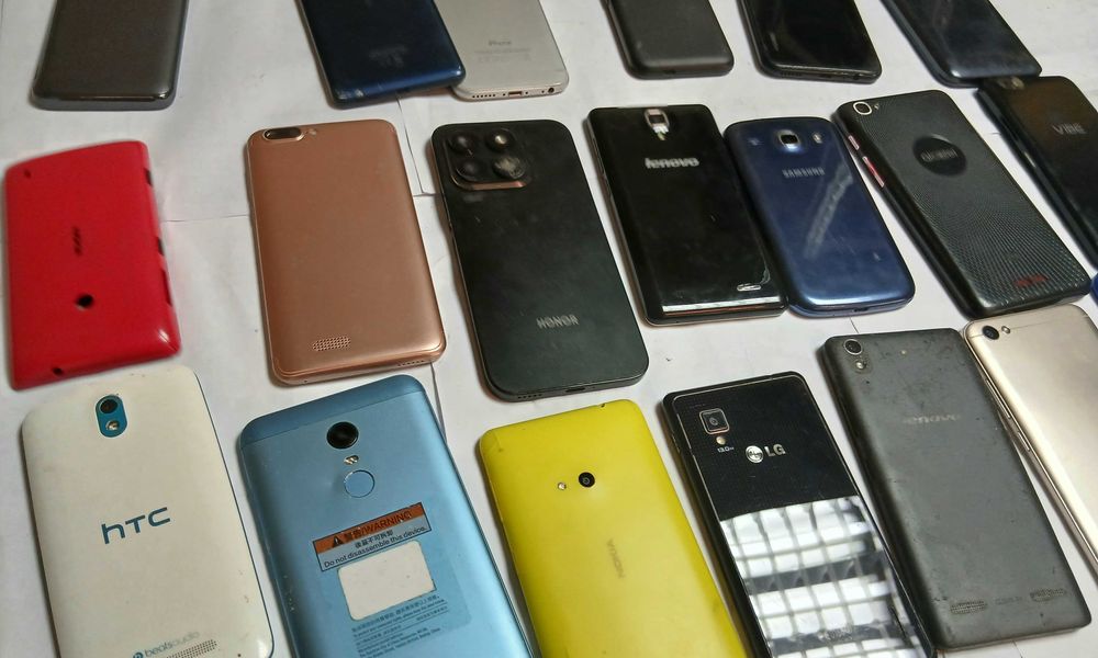 Лот телефони LG Samsung Xiaomi Huawei
