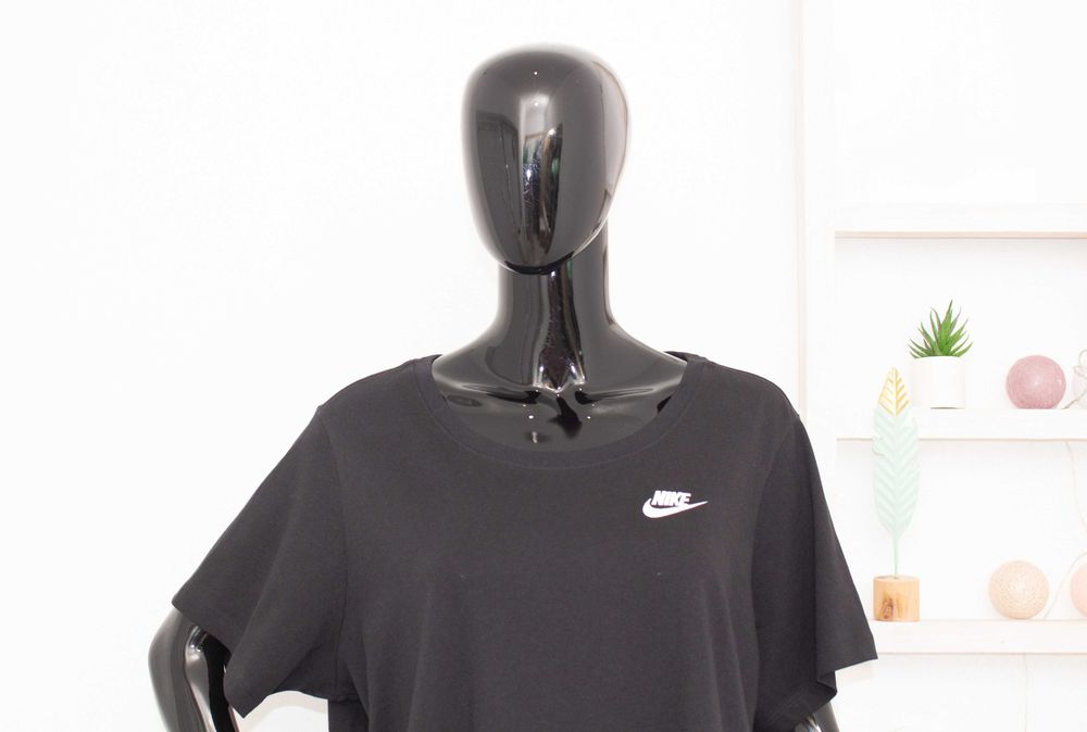 Nike Sportswear Club Essentials дамска тениска черна памук 1X 4XL нова