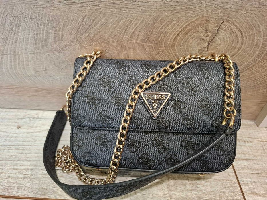 Дамска чанта Guess