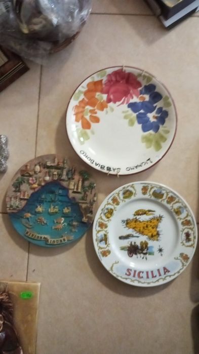 Разпродажба чинии за стена