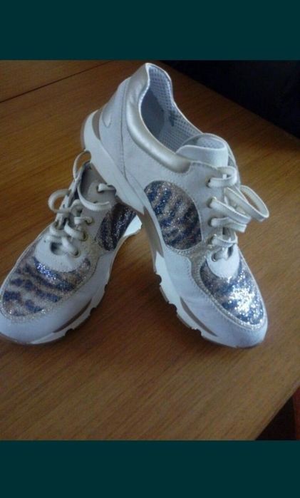 Боти, маратонки, кецове, обувки,