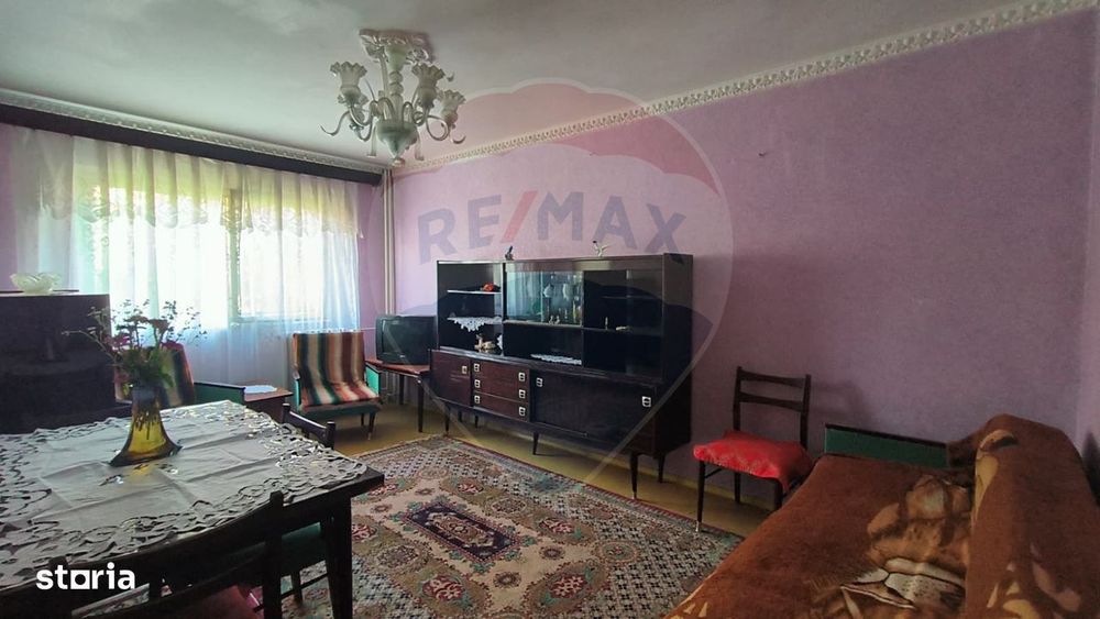 Apartament cu 3 camere de vânzare, decomandat Micro 17- Galați