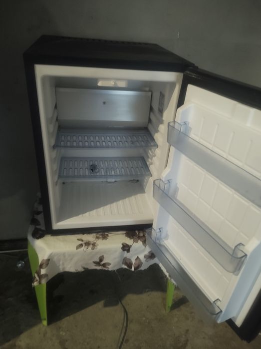 De vânzare mini frigider