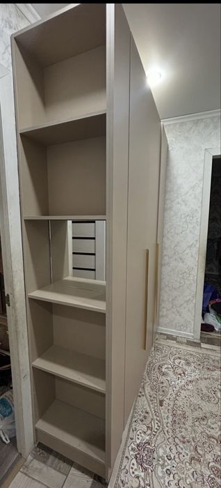 Продам Распашной шкаф 3 КОРПУСНАЯ