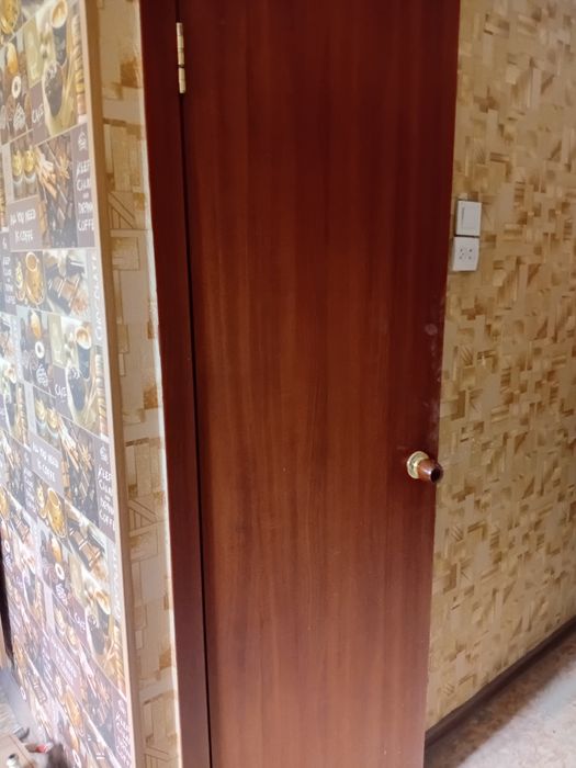 Дверь в ванну или туалет