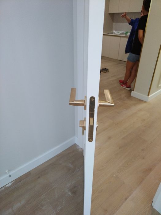 Установка дверей