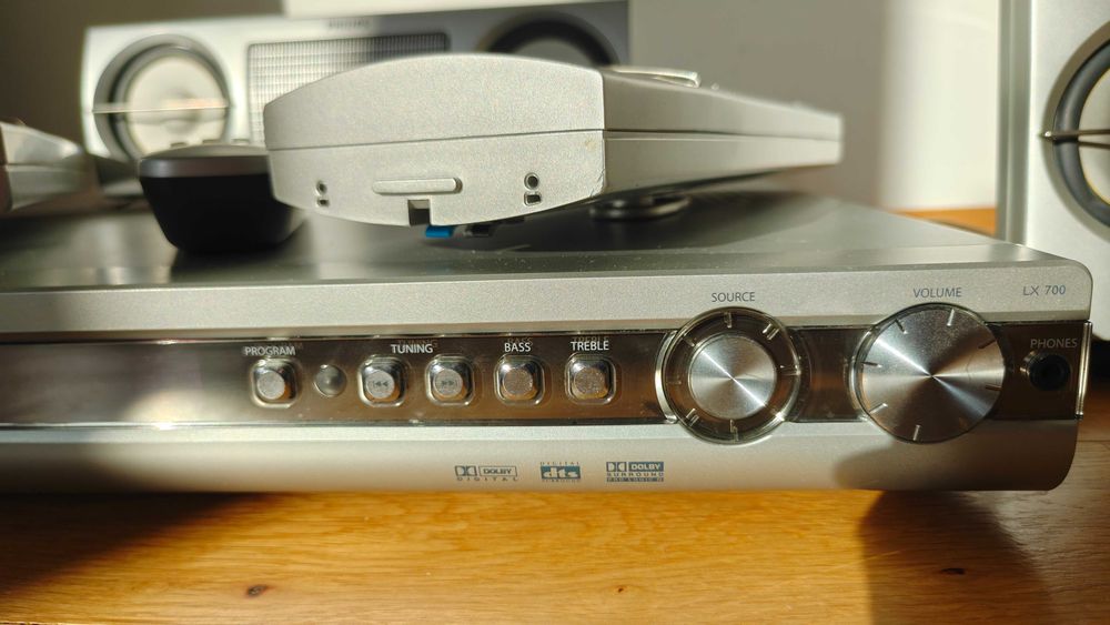 Домашна кино система Филипс home theatre Philips LX-700 + подарък - DVD player DVP 5960
