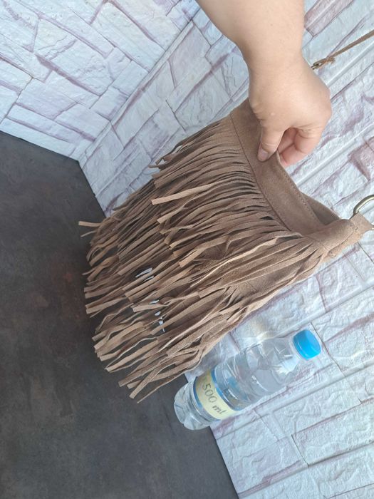 дамска чанта,малка велурена чантичка с ресни-естествена кожа