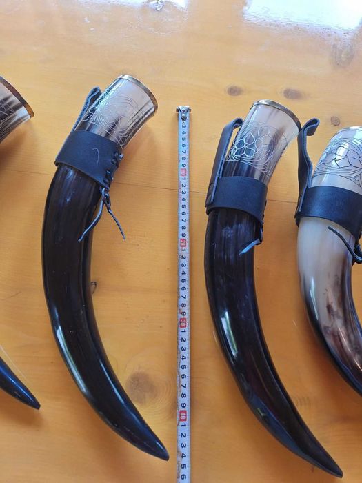 Викингски рог с кожен кобур, античен рог за пиене