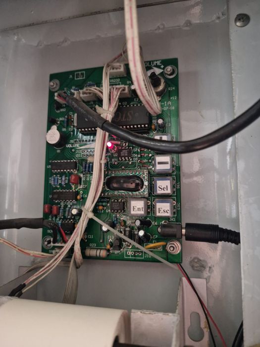 Весы электронные б. У.