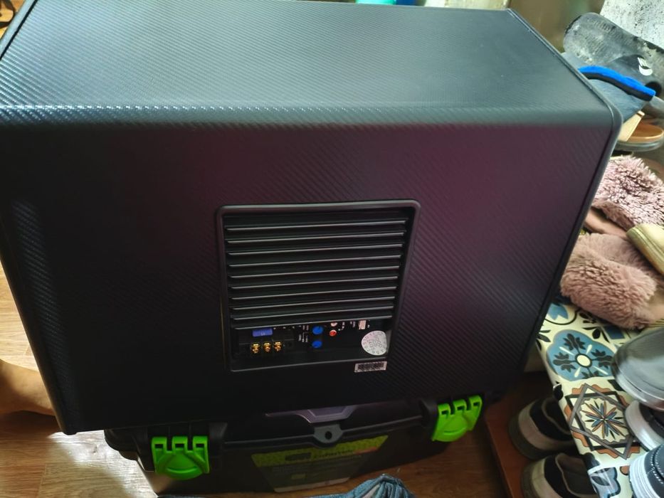 Продам саббуфер срочно