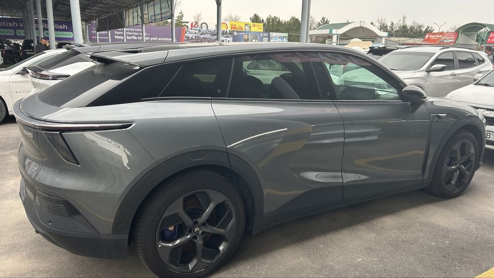 Ji Yue 01 Long Rang Pure Electric