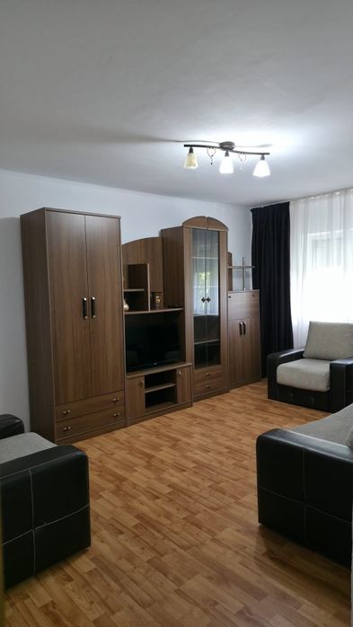 Apartament cu 2 camere de închiriat