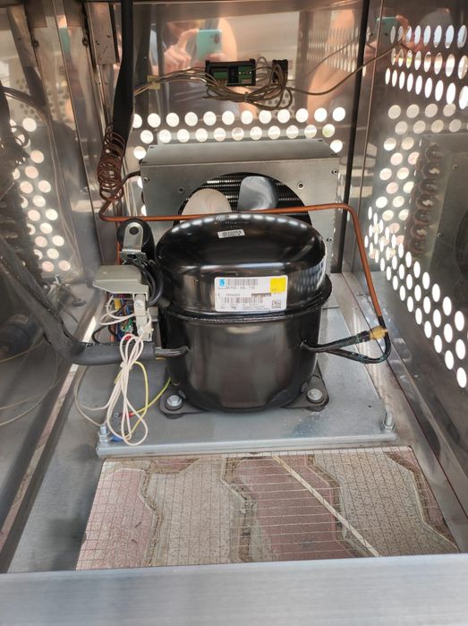 Холодильные витрины срочно