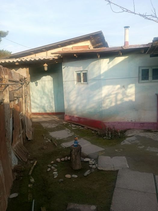 Продаётся участок с домом на чорсу