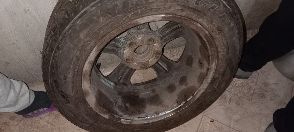 Продаю резину зима липучка