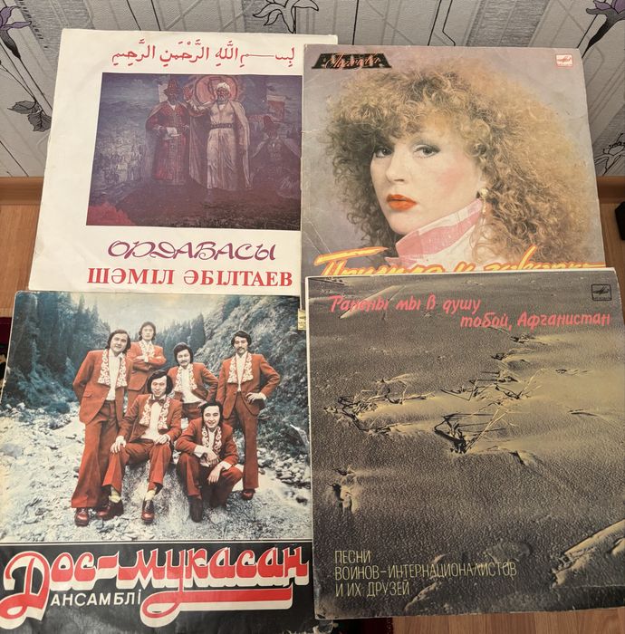 Радио с пластинками ретро