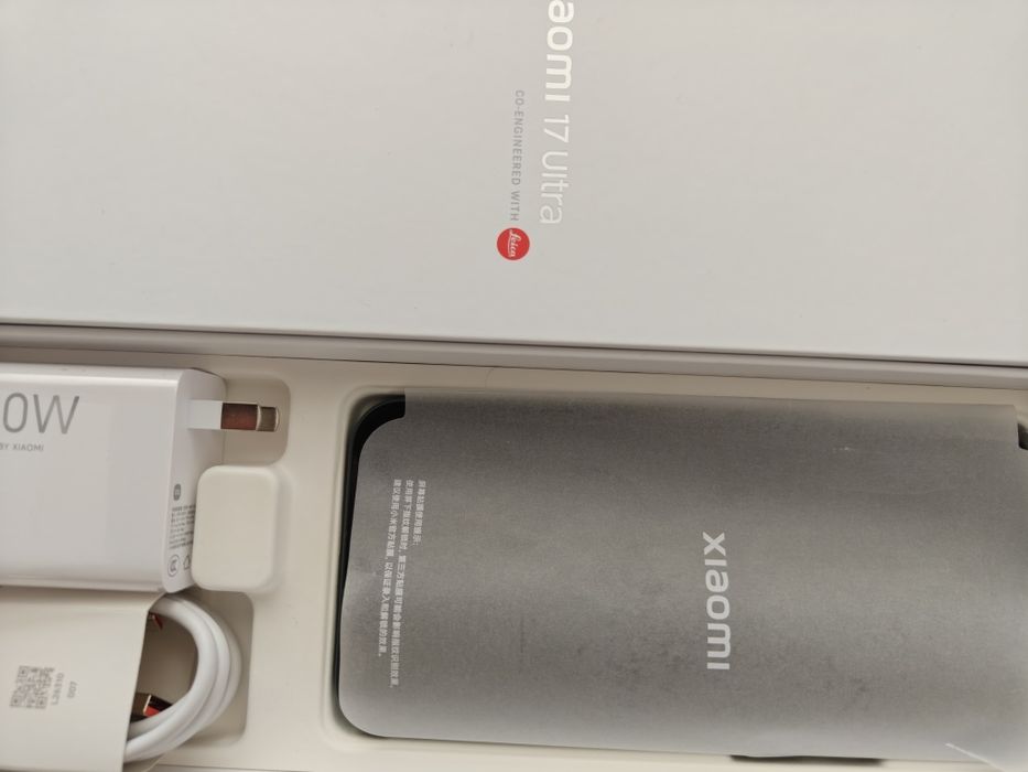 Чисто нов Xiaomi 17 Ultra 16GB/1024GB  200 MP Leica камера