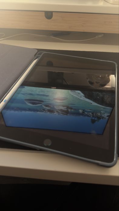 iPad Gen 8 32 GB 10,2” IMPREUNA CU Stylus Apple Pen Gen 1