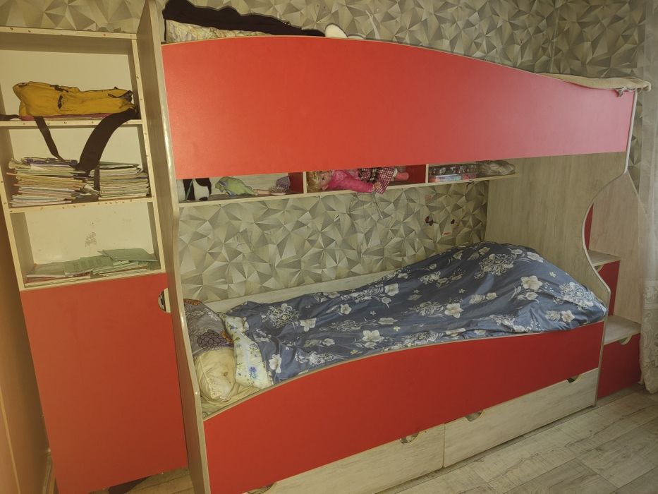 Двухъярусная кровать