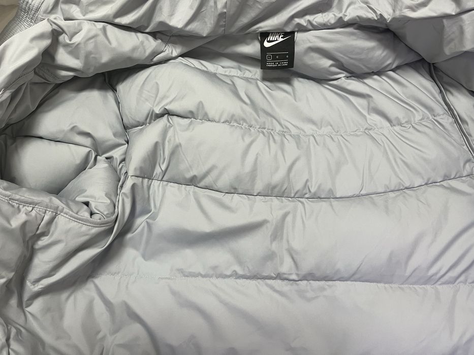 Оригинално мъжко яке Nike ( дължина под коляното )