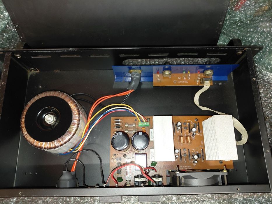 Amplificator /amplificatoare de putere