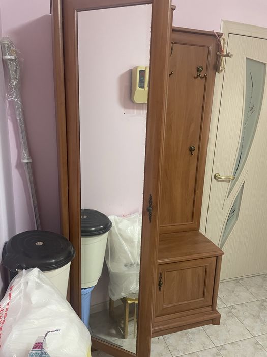 Продается прихожая шкафы комоды