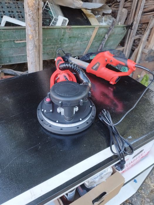 Шлайф машина за стени и тавани.