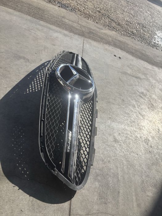 Решетка със емблема Mercedes AMG 63 w205