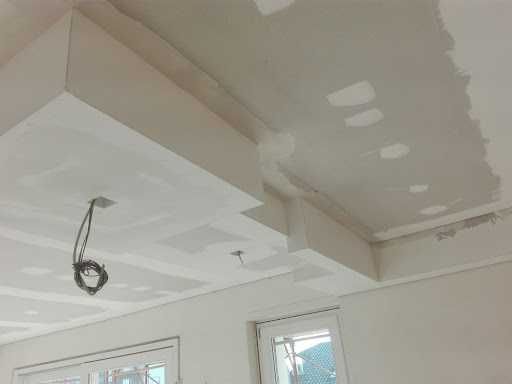 Електротехник София. Монтаж на осветителни тела, ключове, контакти.