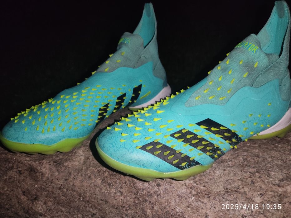 Сороконожки adidas Predator размер 37-38