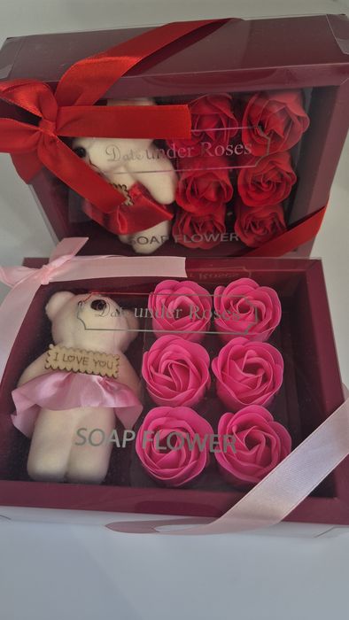Cutie cu urs si trandafiri de sapun
