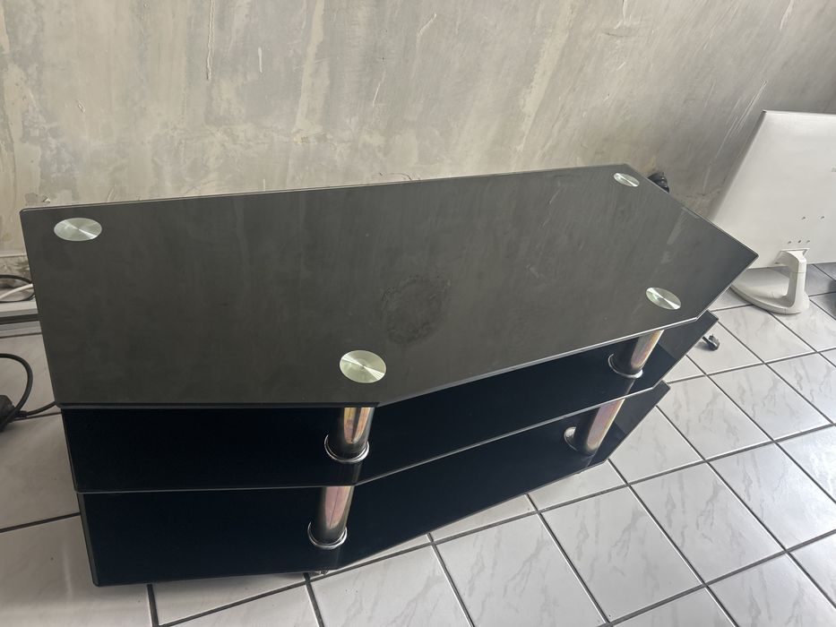 Монитор Samsung + Черна стъклена маса