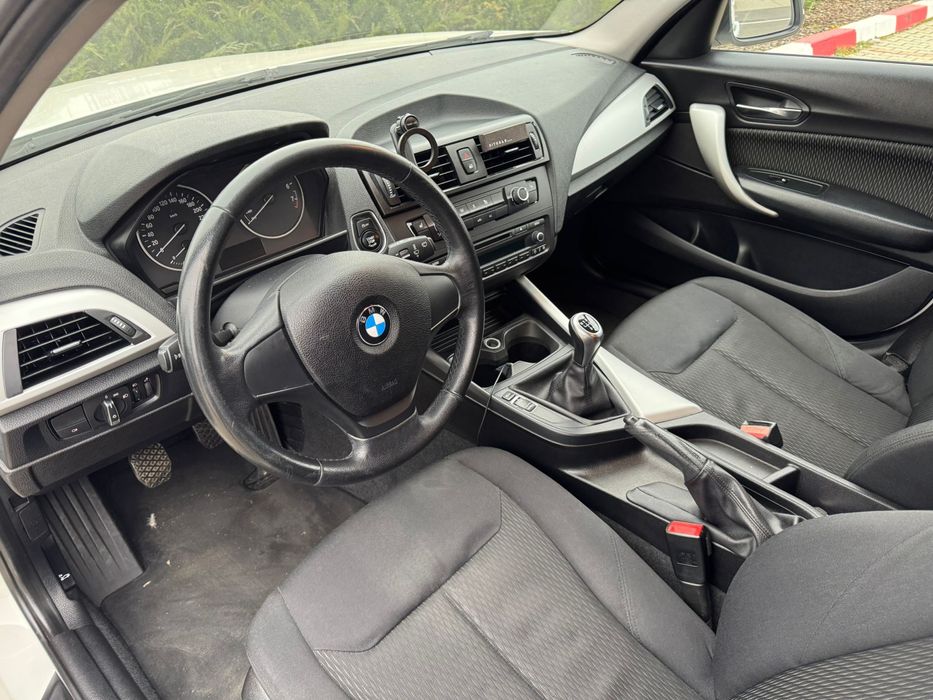 BMW Seria 1 F20 116i Manual