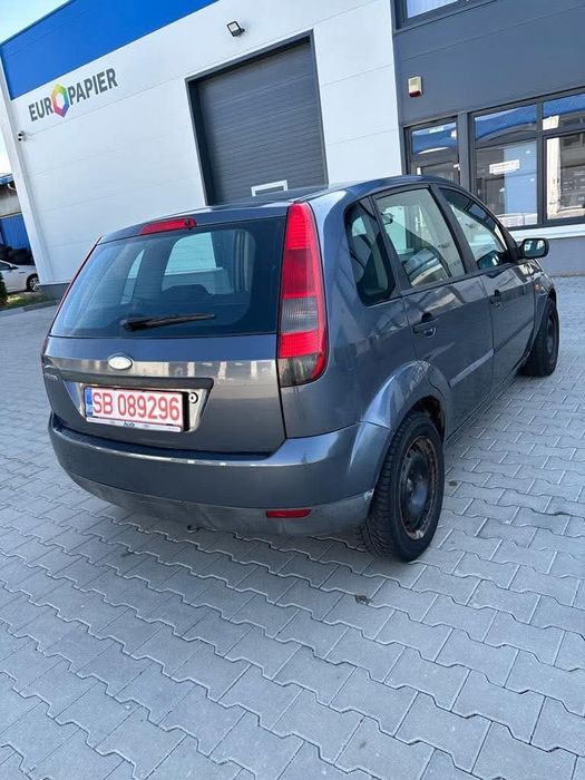 Schimb Ford Fiesta 2005 cu animale