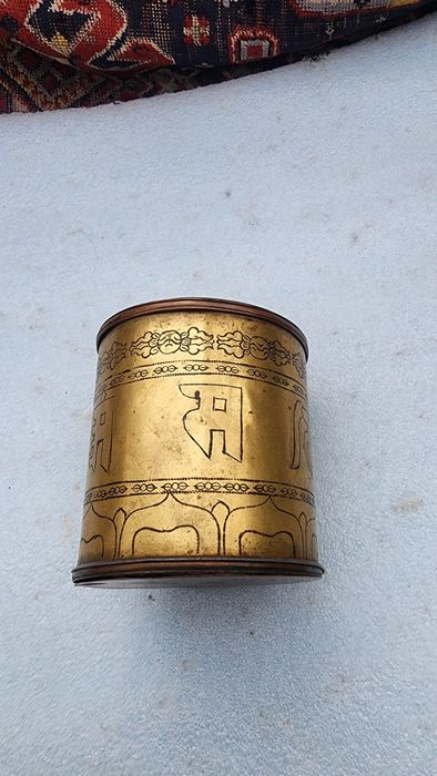 Бронзовые будийские предметы.