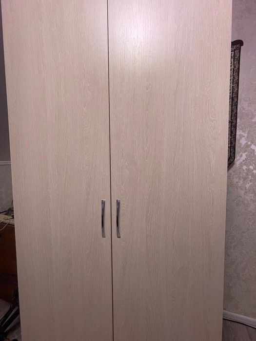 Шкаф двухдверный