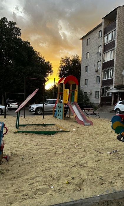 Продам 2 ком кв 82 м2 в районе 8 школы