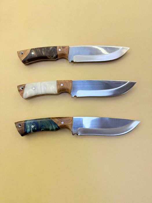 Ловни ножове от маслиново дърво и епоксидна стомана 4116