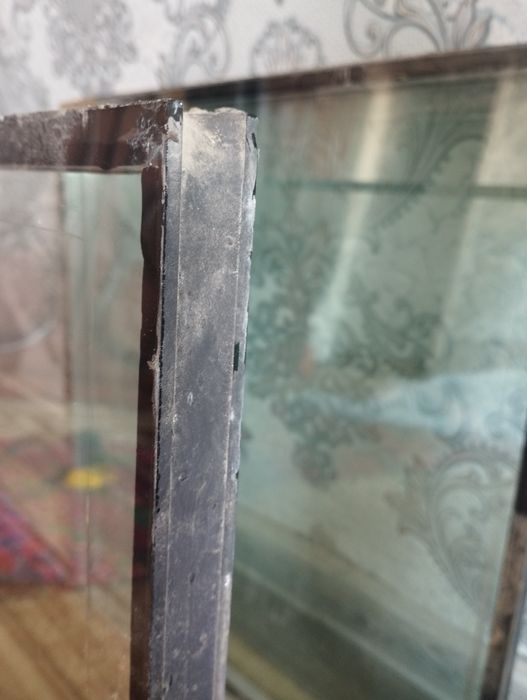 Oyna akfa engelberg oynasi 2.3smlik Holati yaxshi Tel.qilila kelishamz