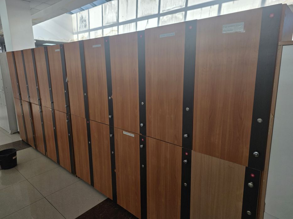 Срочно продам шкафчики для раздевалок