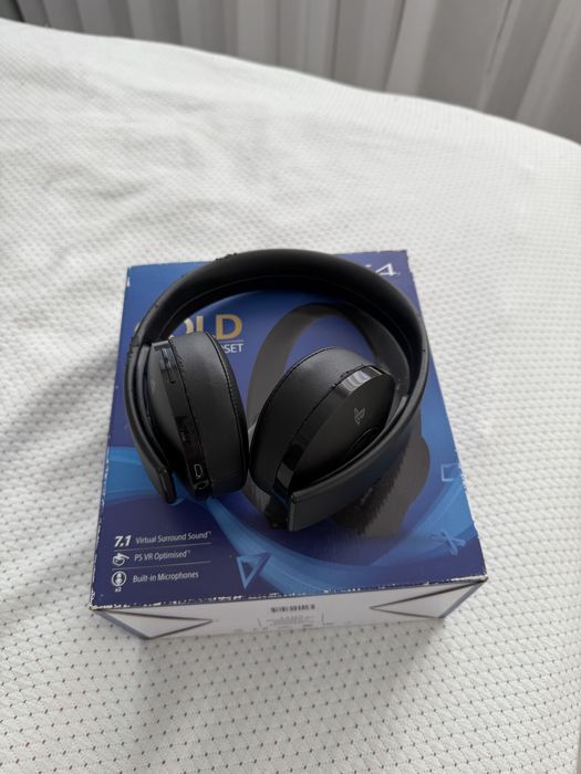 Наушники Sony Gold