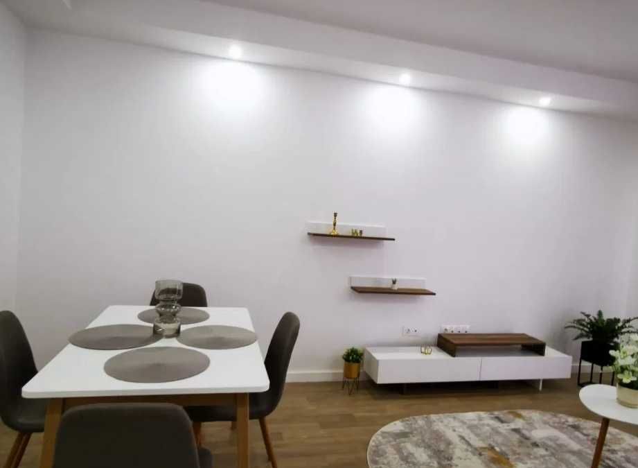 Дава се под наем Двустаен апартамент в Бургас, Изгрев - 58 кв.м за 67100 € - Снимка #1