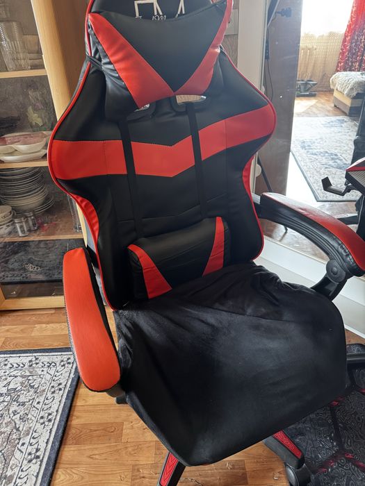 Продам игровой стол и кресло