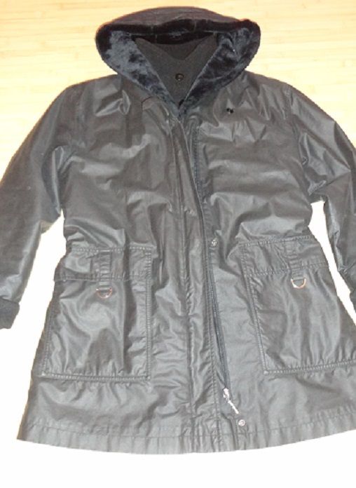 Palton impermeabil cu gluga made in Denmark marimea XL